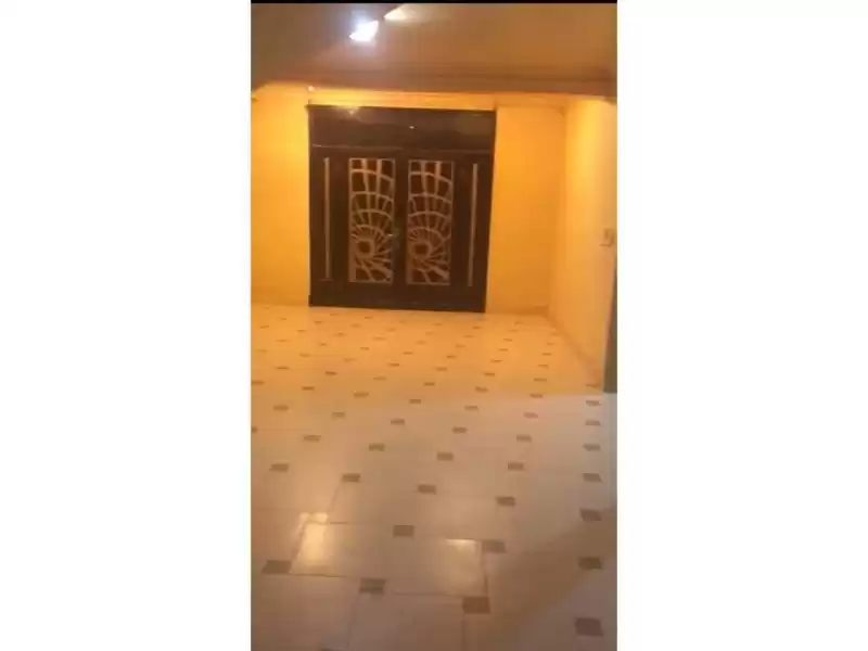 مسکونی املاک آماده 5+ اتاق خواب خدمتکار U/F ویلا در مجتمع  برای اجاره که در دوحه #15249 - 1  image 